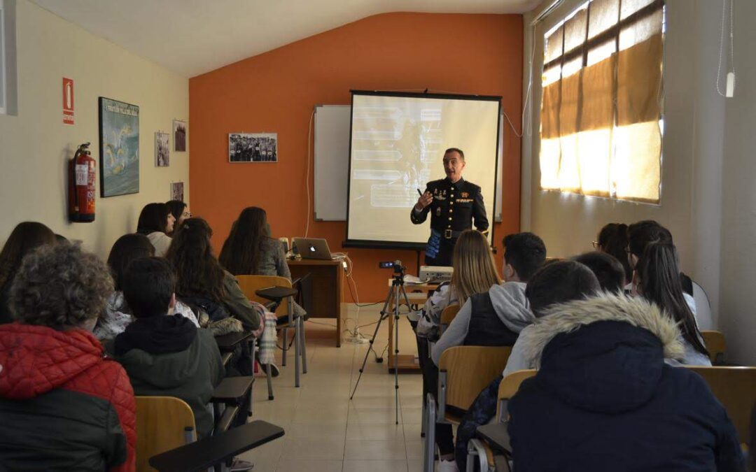 Más de medio centenar de talleres, charlas, exposiciones o demostraciones completan la oferta formativa del Salón del Estudiante de Marmolejo en cada edición